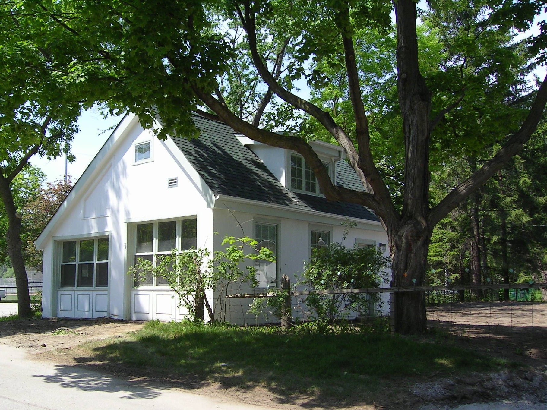 Studio at 42 Old Yonge St., Thornhill
